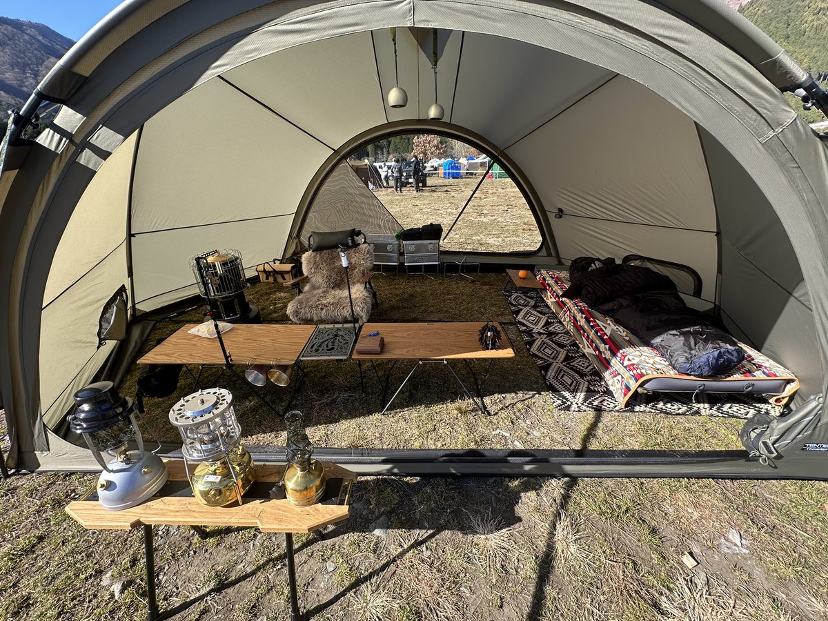 Dacamp14's tweet image. 設営完了〜✅✅
メッチャ天気良い🗻☀️
NODELいいね✨
#ふもとっぱら
#GOOUT