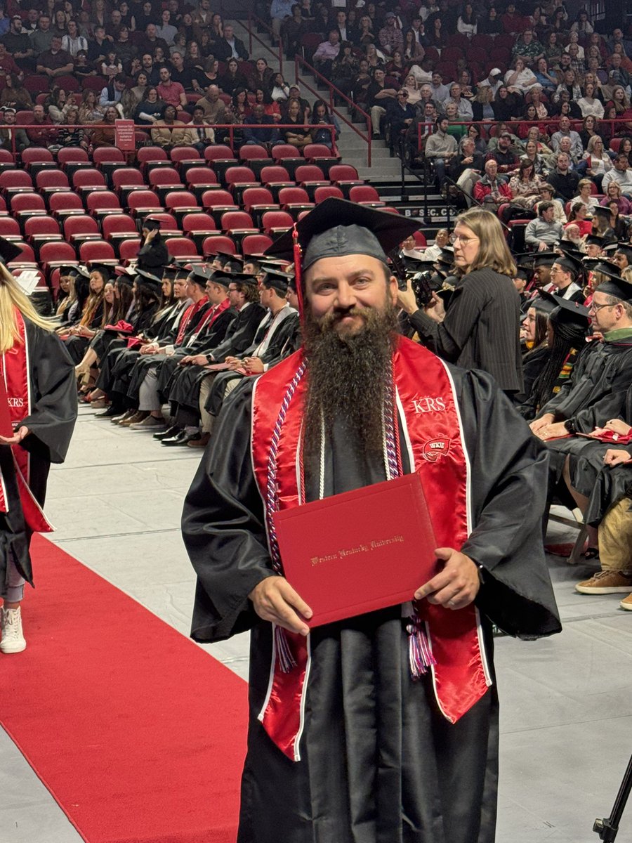 WKUSPM's tweet photo. #WKUgrad https://t.co/nxDaTwULXT