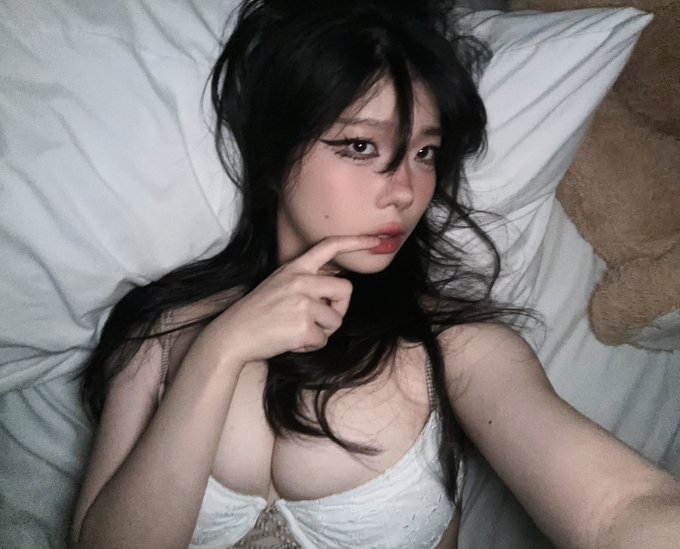 hiiii https://t.co/SkqMuiJKcU