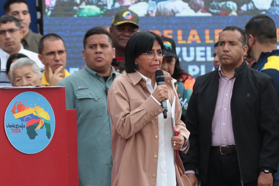 Junto al valiente y glorioso pueblo venezolano continuaremos dando una batalla heroica y estratégica por los derechos históricos de la Patria sobre la Guayana Esequiba. Unidos y en victoria, reafirmamos que ¡El sol de Venezuela nace en el Esequibo!q