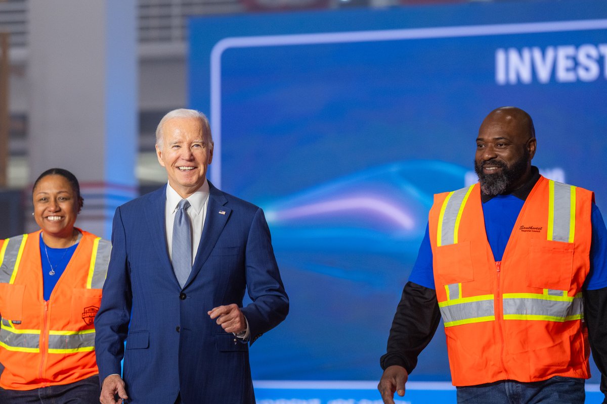 POTUS46Archive's tweet image. Our California-Nevada rail project is expected to carry over 11 million passengers a year – and will be 100% powered by renewable energy.

And it is going to create 35,000 good-paying jobs, including 10,000 union jobs.