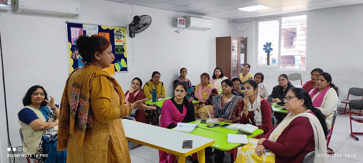 A workshop on #POCSOlaw was organized for teachers and non-teaching staff at Jopling Road branch of <a href="/CmsJaiJagat/">City Montessori School - CMS</a> 
<a href="/ManjaryUpadhyay/">Manjary Upadhyay</a> &amp; <a href="/PraveenAkhter/">Praveen Akhter</a> shared information about the practical &amp; legal provisions #jijiwishasociety
#citymontessorischool
#training
#childsafety
#lucknow