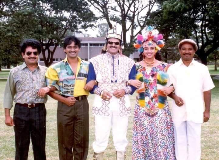 BalayyaUvasena's tweet image. 28 సంవత్సరాల యువరత్న నందమూరి బాలకృష్ణ చిత్రం

 &quot;టాప్ హీరో&quot;(9-12-1994)..జై బాలయ్య జై జై బాలయ్య ❤️ #SvKrishnaReddy #AtchiReddy