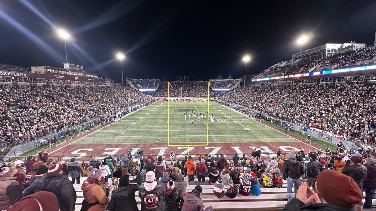 College Football Campus Tour tweet media