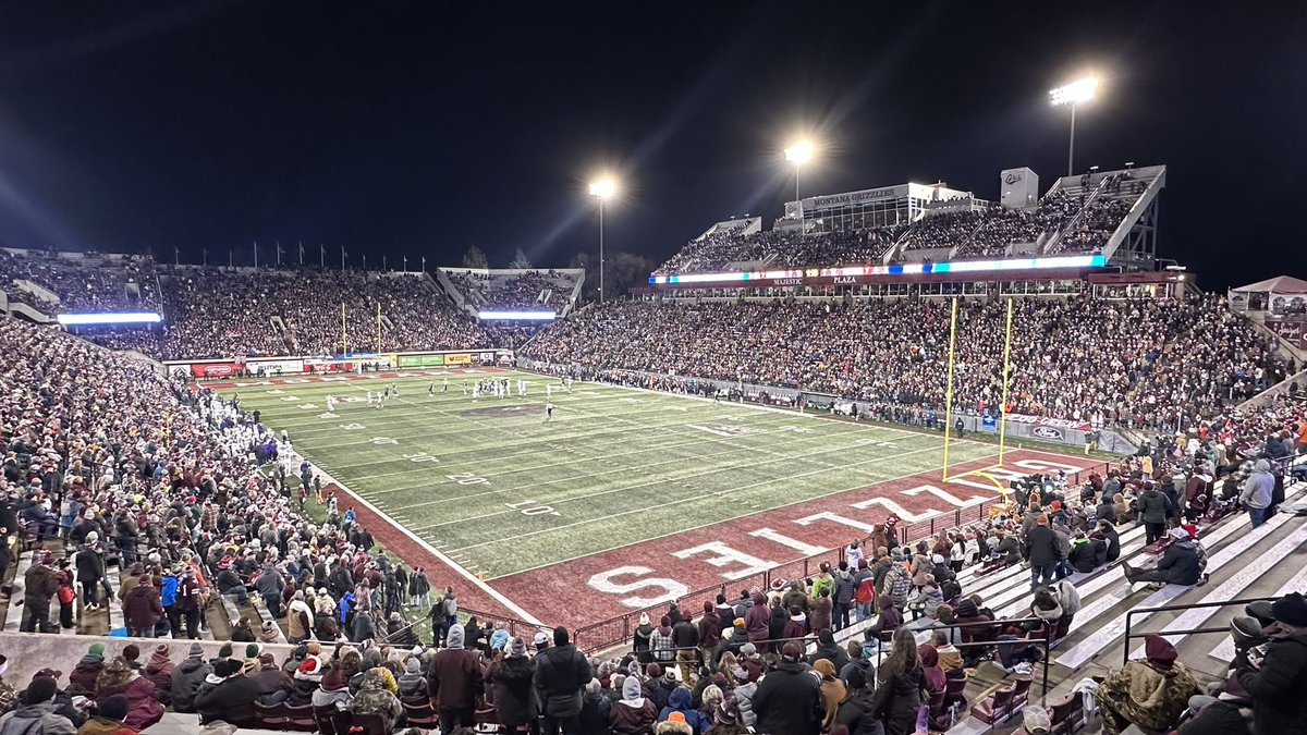 College Football Campus Tour tweet media