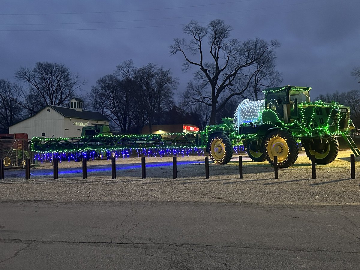 Spreading #ExactApply holiday cheer this Christmas with @JohnDeere 410R at @sloanimplement in White Hall, IL.