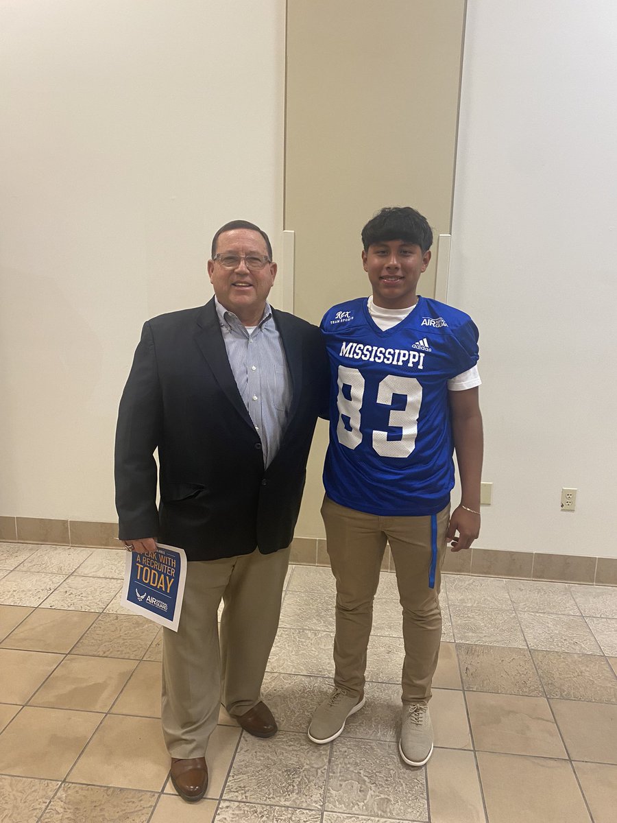 ripley_tiger's tweet photo. Our All-Star Kicker Freddy Lopez at the Bernard Blackwell Banquet with Coach Liles and Coach Davis! https://t.co/V9fQoKcAKJ