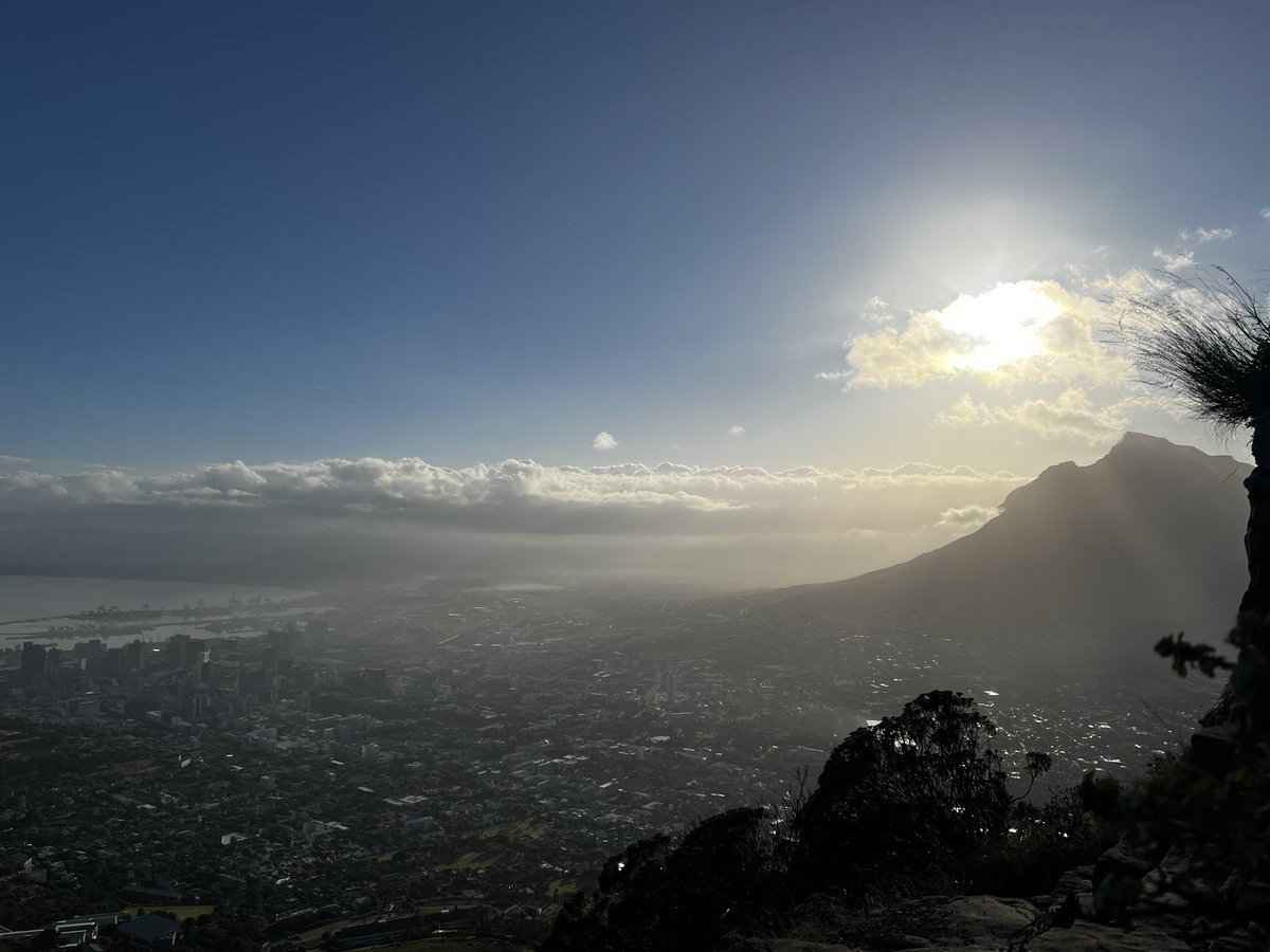 An incredible week at #WFNS2023 has come to a close. From rich discussions with the global neurosurgery community to forging real-world connections, it’s been a landmark experience. Topped off with a hike through Cape Town’s beauty—a perfect end to a dynamic conference.