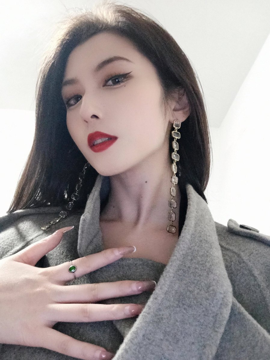 #盯射 #ahegao #阿黑颜 #翻白眼 #丧志 #母猪 #反差婊 #网红 #健身 #女神 #婊子 #高潮脸 #整容脸 #意淫 #健身婊 #油脸 #名媛 #浓妆 #射屏 #粗口 #羞辱 #丧志 #曝光 #母狗 #骚逼 #骚货
受得了这个眼神吗？ https://t.co/YmdTE3I26O