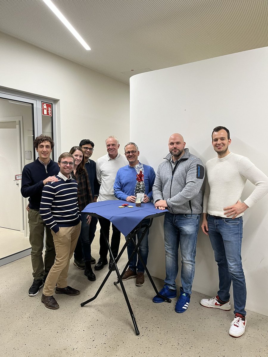 DocKlahn's tweet photo. One generation from #cbio @Helmholtz_HZI! @BronstrupLab, @DocKlahn, Giambatista Testoline, Verena Fetz, Kevin Ferreira, Arun Naini, Werner Tegge and Lukas Pinkert https://t.co/x0sTlbM5dz