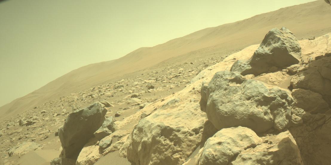 MarsMissionImgs's tweet photo. #PerseveranceRover image taken on #Sol859 at 1:04:50.343 PM with #FrontHazcam #Mars #NASA #Space https://t.co/sBs3R0mhVX