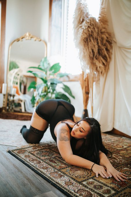 How&rsquo;s my arch?😜 https://t.co/xxnsySMsyb<a href="/tag/newprofilepic"class="tags"><span>#newprofilepic</span></a>