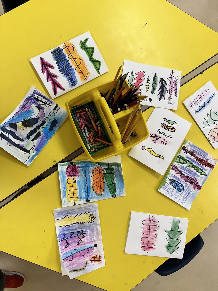 BPSHawks1's tweet photo. Learning how to create lines, patterns and shapes in art. #BPSHawksLearn https://t.co/s50NtWhC20