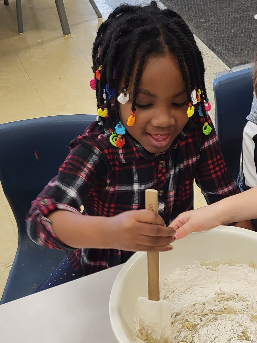 ElmridgeSap's tweet photo. Our school age group worked so well together and baked a "Banana Bread". It was a hit Yay!!!
 Feel free to try the recipe at home and enjoy :) https://t.co/MUYiO7U1Xa