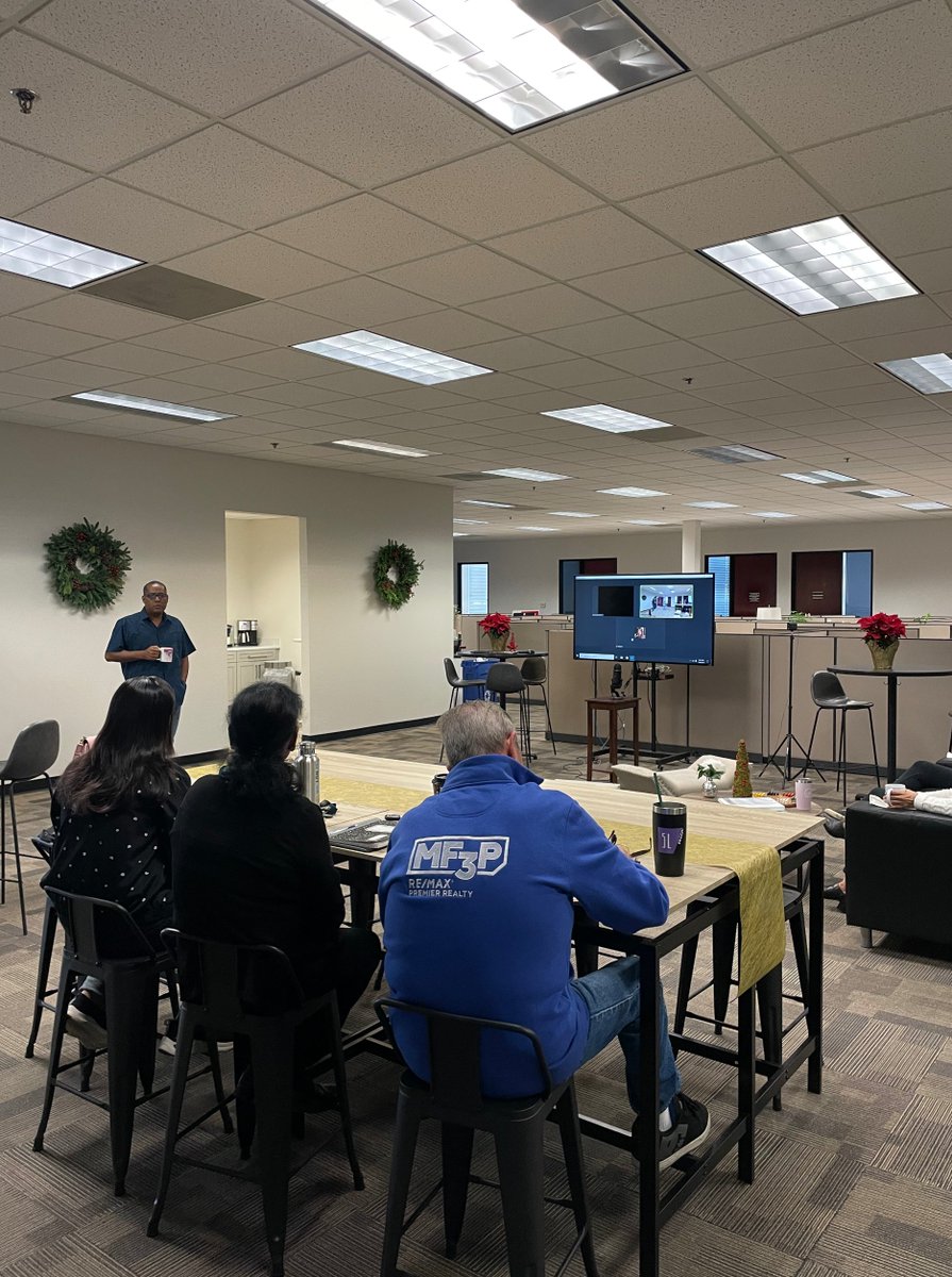 REMAXPremierRE's tweet image. 🌟 Nestor hosted a spectacular role play event at our RE/MAX Premier Realty Office today! 🎭✨ Check out the action-packed moments in these images. 📸🏡 #RolePlayEvent #RealEstateFun #TeamBuilding 🚀🏠