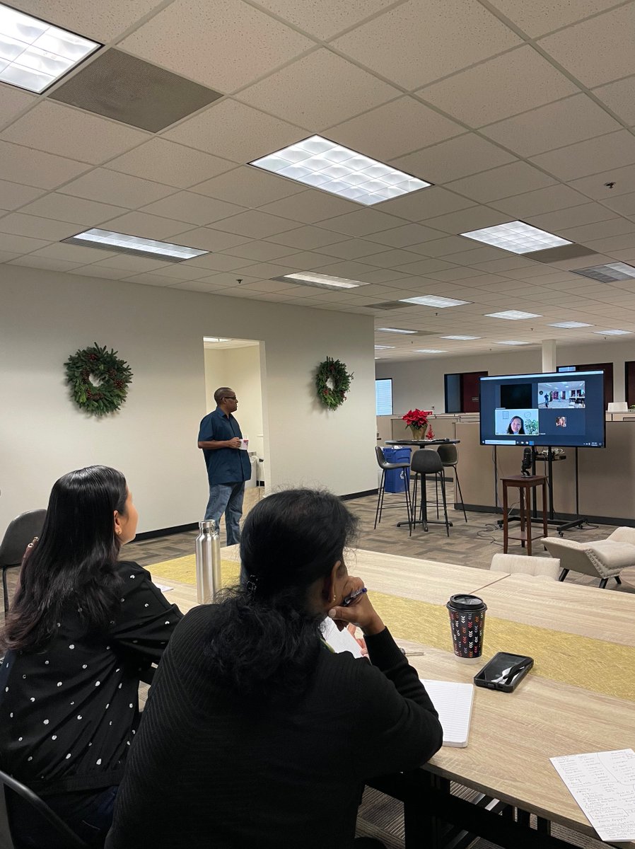 REMAXPremierRE's tweet image. 🌟 Nestor hosted a spectacular role play event at our RE/MAX Premier Realty Office today! 🎭✨ Check out the action-packed moments in these images. 📸🏡 #RolePlayEvent #RealEstateFun #TeamBuilding 🚀🏠