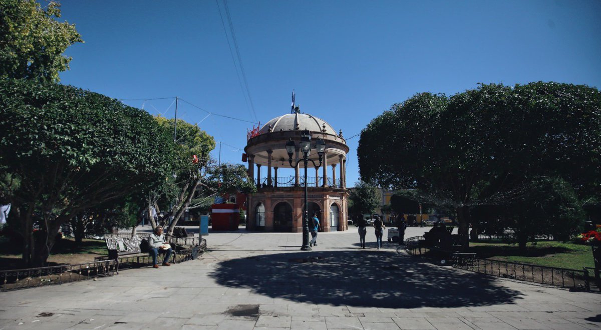 Fueron retirados por fin los comerciantes que tenían meses en la Plaza de Armas sin el permiso correspondiente. 
¡Hasta que aplicaron el reglamento!