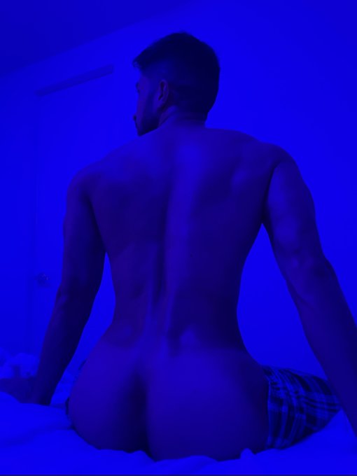 Necesito unos minutos de descanso sentado en una verga 🥵 https://t.co/eQnpetXD9U