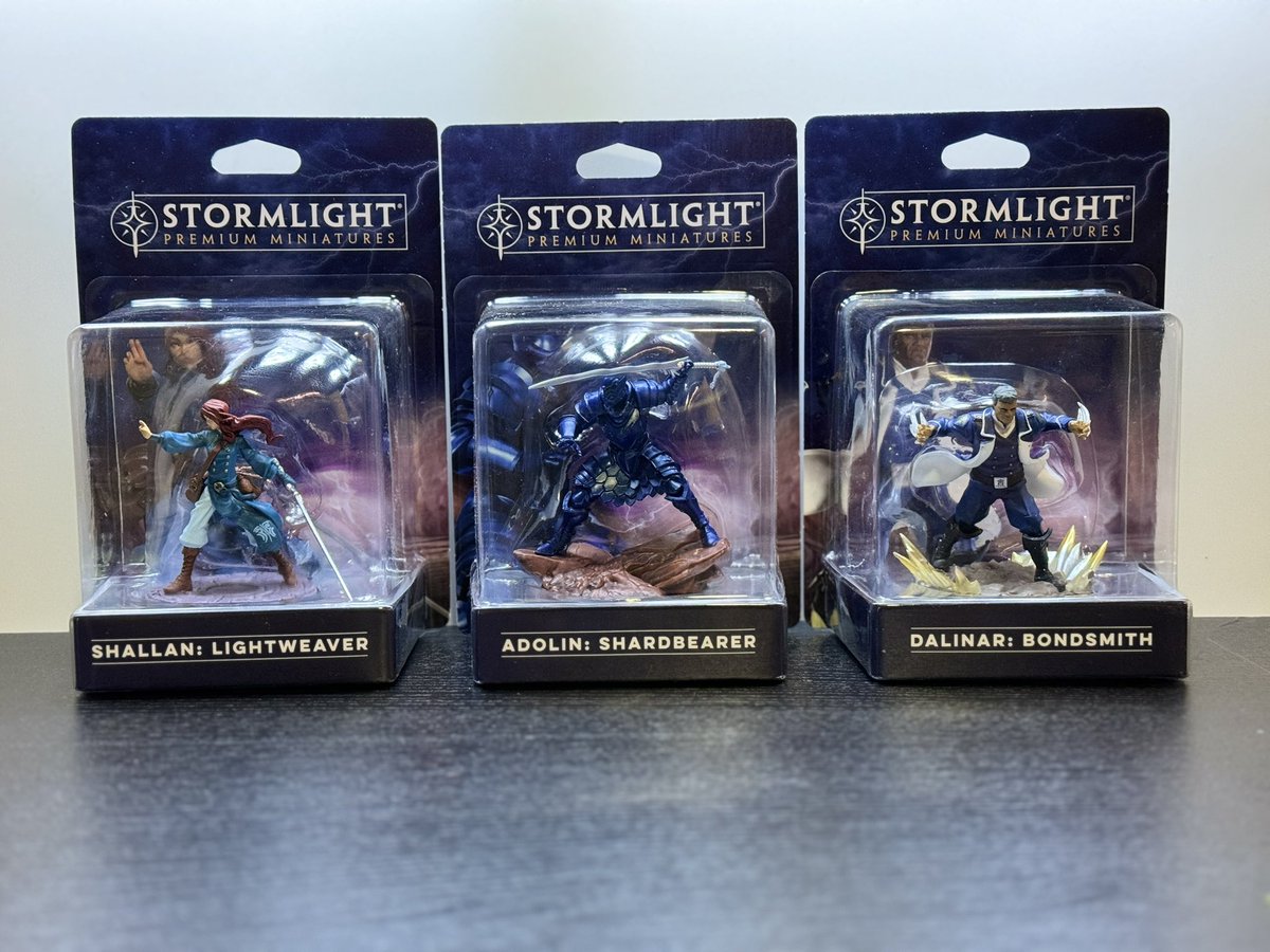 DarthFreddySE's tweet photo. These are even better than I hoped they would be @BrandSanderson @bwisegames 😍😍😍😍 beautiful #stormlightarchive #miniatures #bridgefour #windrunner https://t.co/2xcCYk2ijH