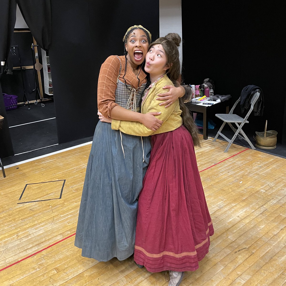 COVER NATION here at oliver! <a href="/leedsplayhouse/">Leeds Playhouse</a> !!!

two last minute debuts w frankie as Nancy, me as Bet &amp; <a href="/MarthaPothen/">M A R F F</a> holding down the fort as Mrs Sowerberry all week 🥹

<a href="/WestEndCovers/">WestEnd Understudies</a>