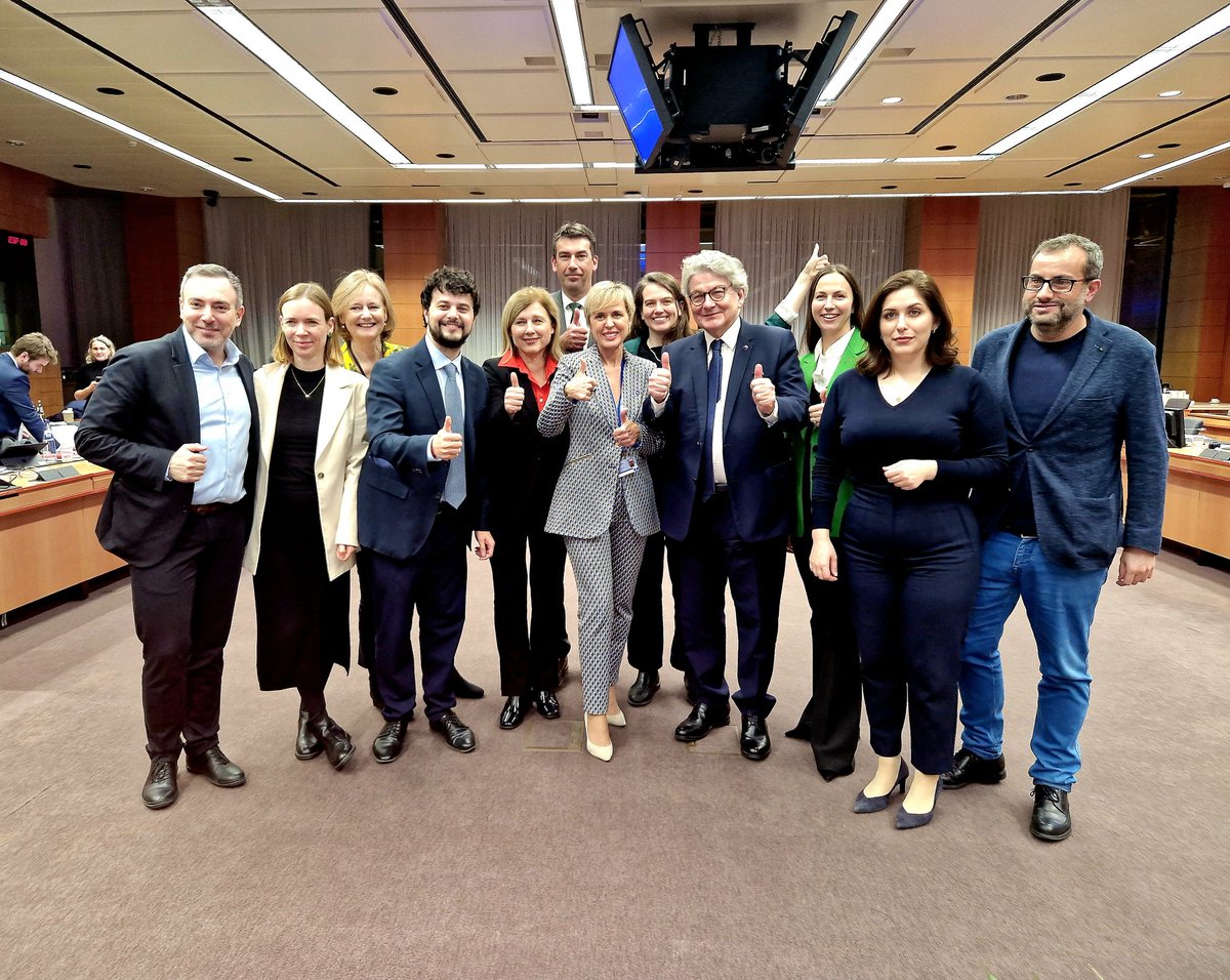 #TRILOGUE | DEAL! DEAL! DEAL! <a href="/EUCouncil/">EU Council</a> and <a href="/Europarl_EN/">European Parliament</a> have reached a provisional agreement on the artificial intelligence act #AIAct

The regulation aims to ensure that AI systems placed and used in the EU are safe and respect fundamental rights and european values.