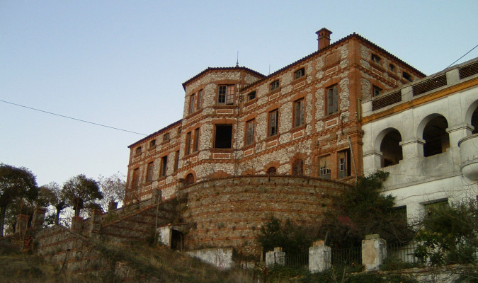 En la hora que tenemos por delante hacemos una reinvestigación de un caso muy inquietante: fenómenos paranormales y fantasma en "Tirón de Pichón", en Jabugo, Hueva. Reinvestigamos esperando las respuestas de la "Spirit Radio" y la coherencia -o no- en relación a este tema.