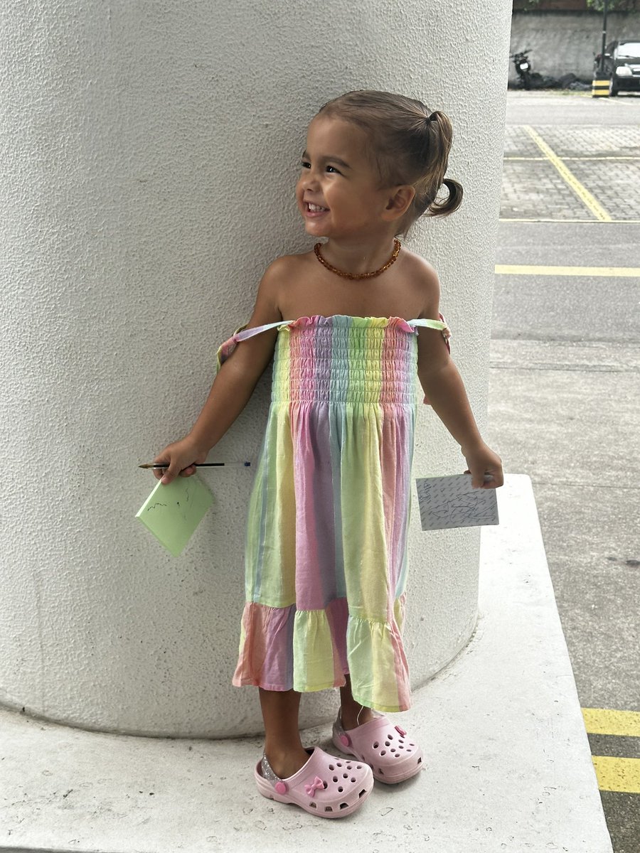 luanabenficaa's tweet image. ela que pediu pra eu tirar essas fotos juro