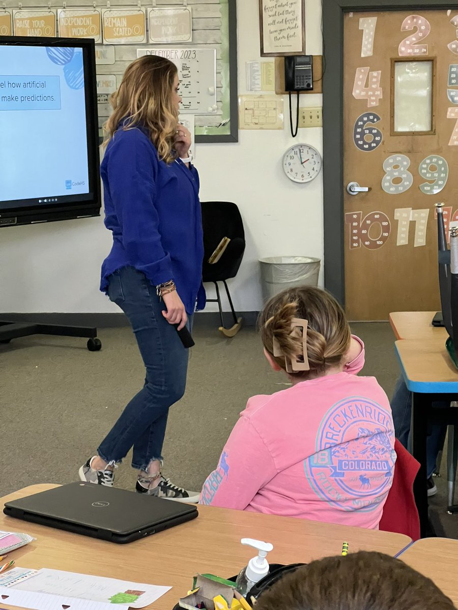 jennasaurustech's tweet photo. Itโs definitely been fun getting to be back in the classroom the past two weeks! I love that @CodeHS give us the opportunity to go into schools all across the country and work with kids to share CS! #HourOfCode #CSEdWeek2023 https://t.co/eKxL448W6R