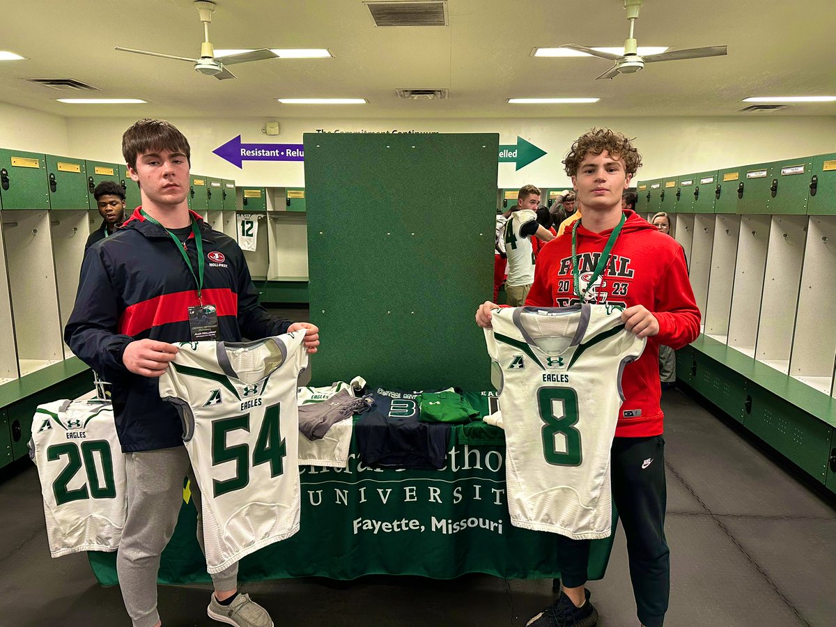 Thank you <a href="/cmueaglesFB/">Central Methodist Football</a> for the official visit! <a href="/_CoachAug/">Keith Willis-Auger</a> <a href="/CoachTenenoff/">Lee Tenenoff II</a> <a href="/CoachDaveBrown/">Dave Brown</a> @jay_football <a href="/coachjackdallas/">Jack Dallas</a>