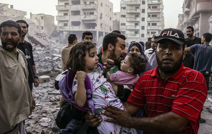 “Zulmün olduğu yerde tarafsızlık namussuzluktur.”
Cemil Meriç
