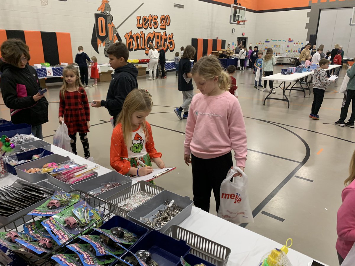 kgregorsok's tweet photo. Fifth grade had so much fun helping our kindergarten buddies shop for their families today! #otsegoknights https://t.co/ISFfZIHe0G