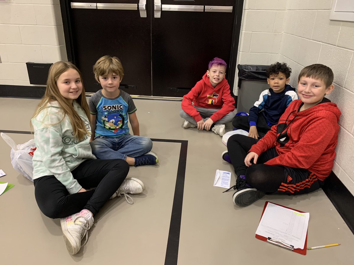 kgregorsok's tweet photo. Fifth grade had so much fun helping our kindergarten buddies shop for their families today! #otsegoknights https://t.co/ISFfZIHe0G