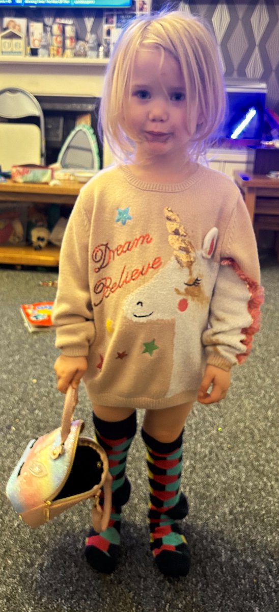 emmiestones's tweet image. #Fashionista #Aoife #FutureModel 😂🤣😂👏🏻👏🏻