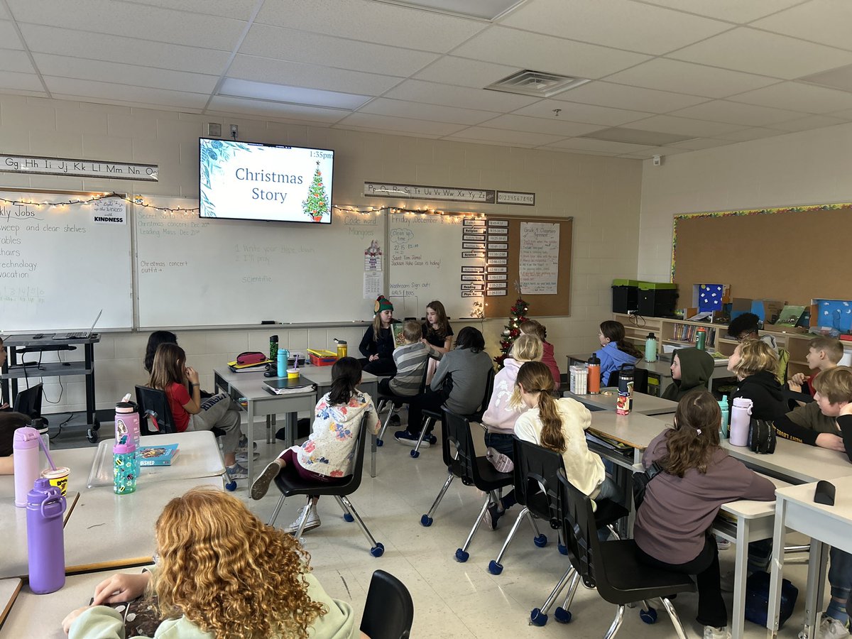 msrpontes's tweet photo. Today, on our 5th day of Christmas activities, Student Council read a Christmas story to each of the classes in our school. 🎄❤️ https://t.co/CYQBYXiZaV