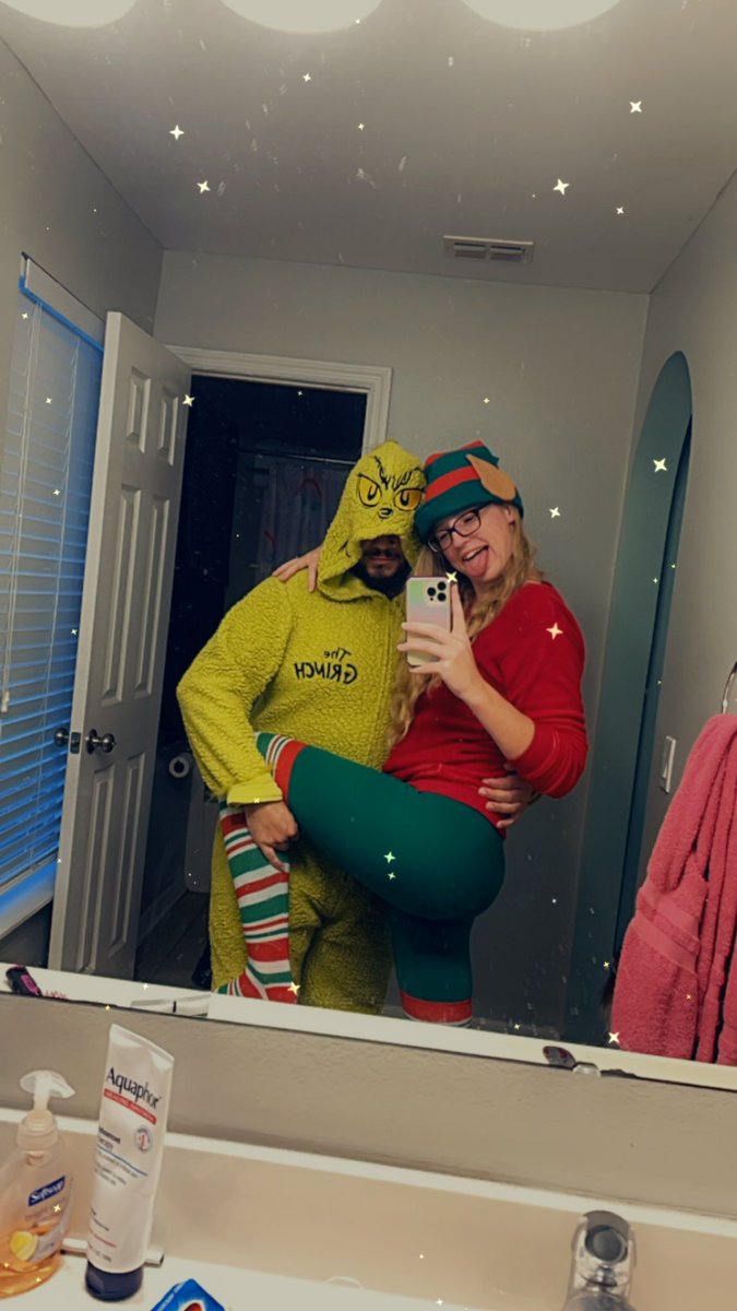 AssumedSqueaker's tweet photo. We live on the greeen 💚 for our first 24 hour stream TOGETHER!! 

Tune in as we do a speed run on Minecraft! 
Starting the first 12 hours on Chicknb0ss’ stream 

https://t.co/f8yoMrzojM https://t.co/jSsr7G4uai