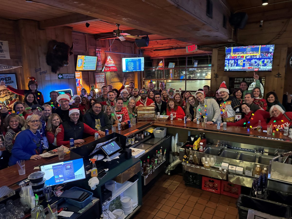 Inspired by the perseverance and positive mental attitude of ALS warrior Marc Williams, friends and family planned a festive pub crawl to honor and celebrate Marc and his family. Joined and supported by over 30 friends and colleagues, they raised over $7,000 for Live Like Lou.