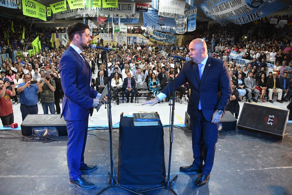 Hace exactamente cuatro años, asumía oficialmente una de las responsabilidades más grandes que me ha tocado en esta vida: ser el Intendente de #PuertoMadryn, la ciudad que amo. Hoy estoy protagonizando otro suceso que marcará el resto de mis días, ya que no solo fui electo como