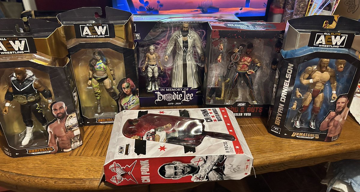 trenard2000's tweet photo. @RingsideC delivery! Had to take advantage of the 🔥🔥🔥 sales going on and filled in some big missing spots in my #AEW collection. Thank you again 🔥👊🔥
#ScorpioSky #KrisStatlander #WheelerYuta #BryanDanielson #BrodieLee #Negative1 #CMPunk https://t.co/R6BUZFWfal