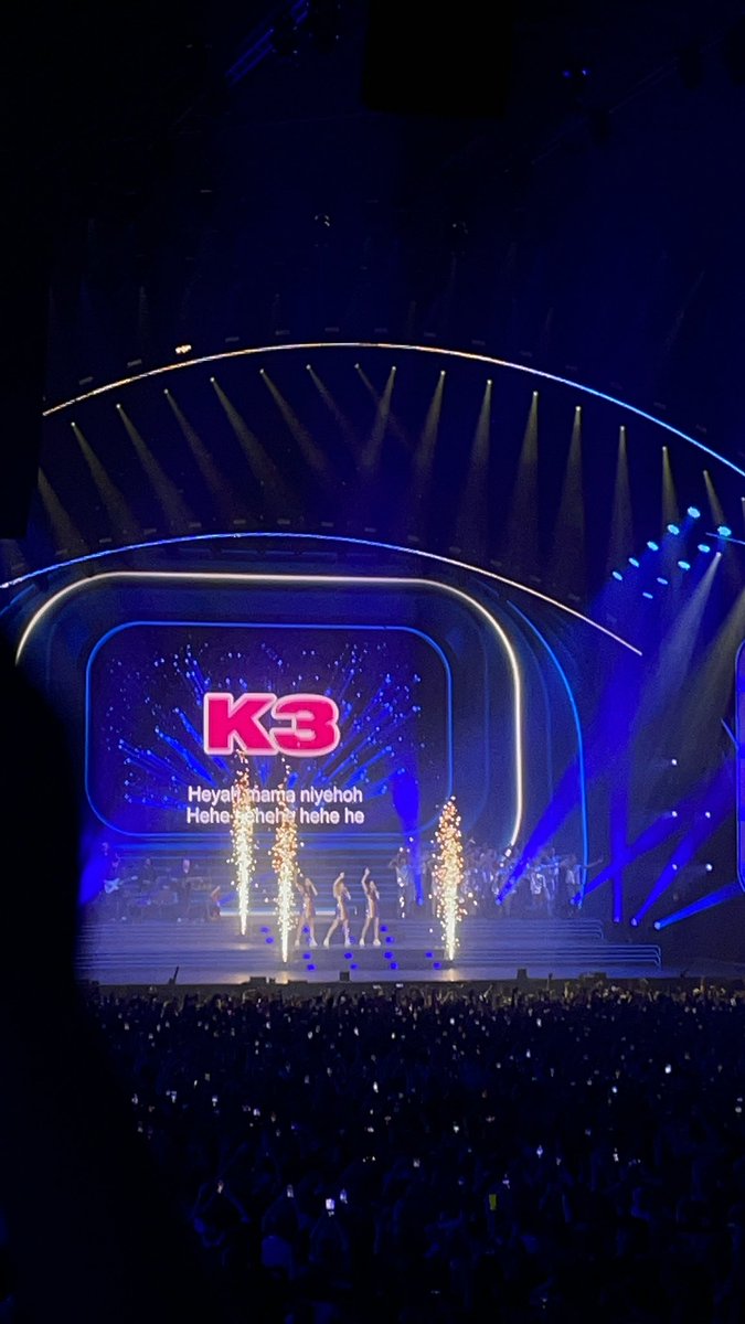 klasse_bak's tweet photo. Men ziel ligt hoogstwaarschijnlijk nog op men stoel int sportpaleis.

Men kinderhart is gevuld met geluk en liefde 🥰 

Graag meer van dit 😌 
@studio100 https://t.co/d0q5ixZ8SP