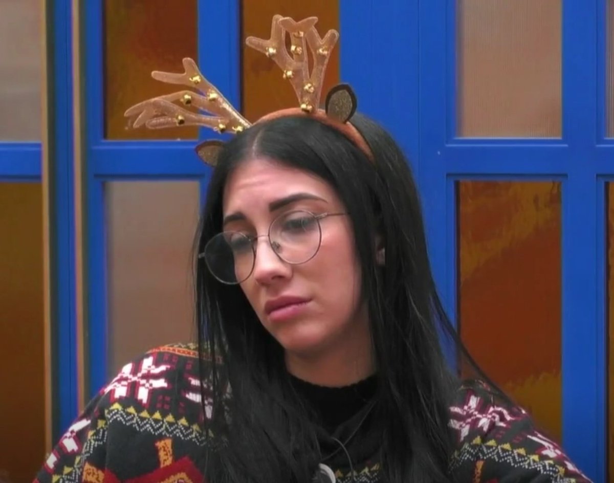 inframosca's tweet image. Esta 👇 es la cara de una planta AMARGADA.

Qué aguafiestas, tío 🙄 

Es una PESADA, borde total. #GHVIP8D