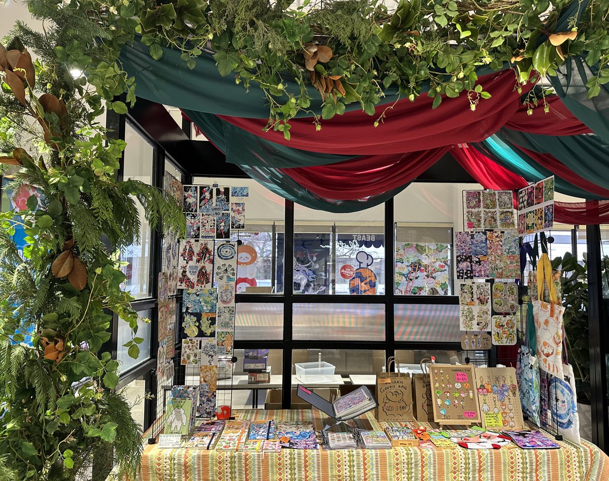 Finished setting up for mr surprise x mas market! Will be there all weekend~~🌱 I’m under the canopy👁️👁️