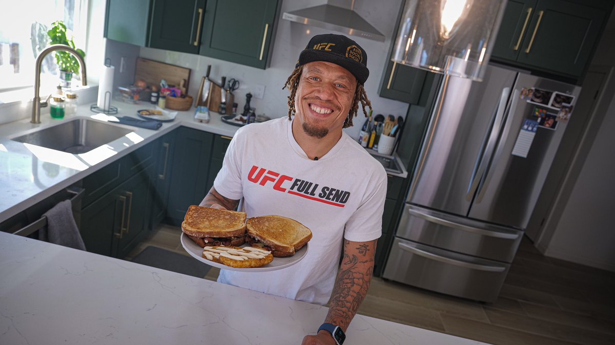 Breakfast is the most important meal of the day!! 🙌🏽 🍳
New Munchies with Marcus episode drops Sunday!! 🤙🏽

#cookingshow #breakfast #breakfastforchampions #breakfastsandwich #mma #mmafighter #ufc #ufcfighter