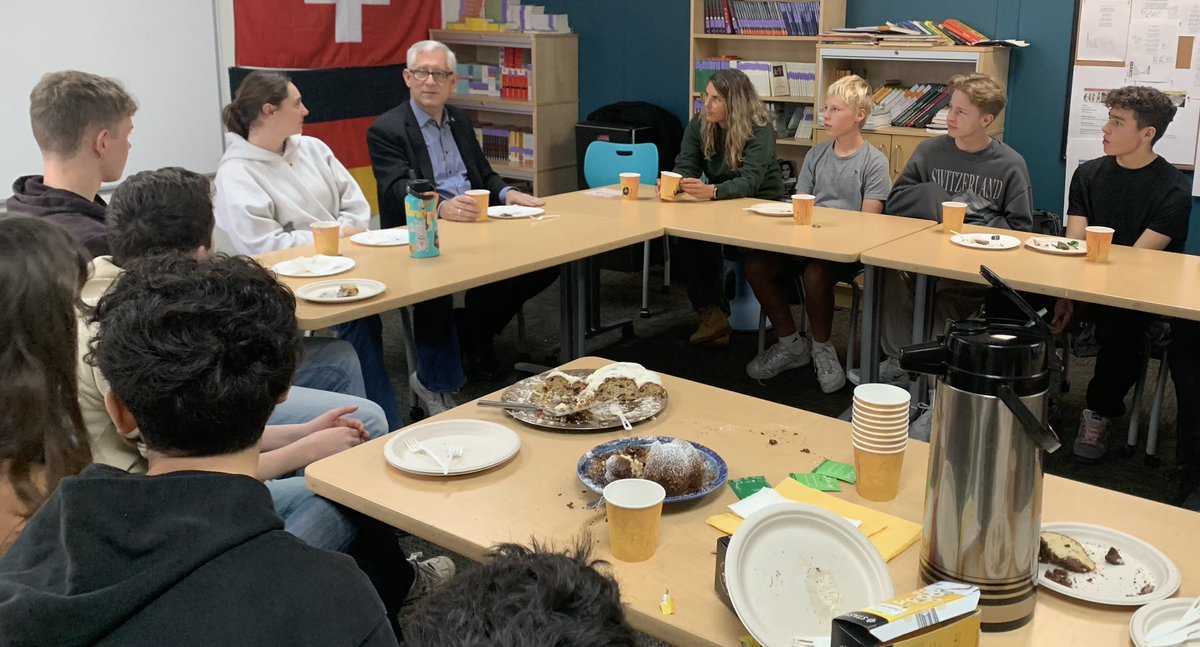 GermanyinSF's tweet photo. Schools play a vital role in building relations abroad. One prime example: The @SVINTLSchool. Immersion programs in 🇩🇪language &amp; culture - 🇩🇪DSD included. Had a great time visiting and talking with students, Dean Gruber and HoS Greiner. @GermanyinUSA @GISSVnews @AuswaertigesAmt https://t.co/lzNr4tFLYv