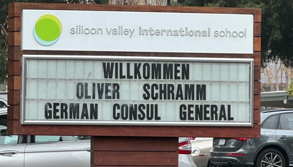 GermanyinSF's tweet photo. Schools play a vital role in building relations abroad. One prime example: The @SVINTLSchool. Immersion programs in 🇩🇪language &amp; culture - 🇩🇪DSD included. Had a great time visiting and talking with students, Dean Gruber and HoS Greiner. @GermanyinUSA @GISSVnews @AuswaertigesAmt https://t.co/lzNr4tFLYv