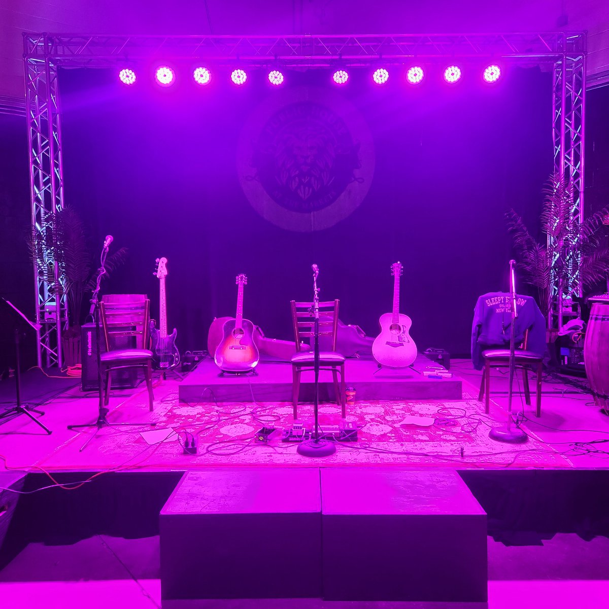 Time_Brothers_'s tweet photo. Music starts at 7 tonight at Public House at the Markets in Hanover. https://t.co/9HY1ffP22d