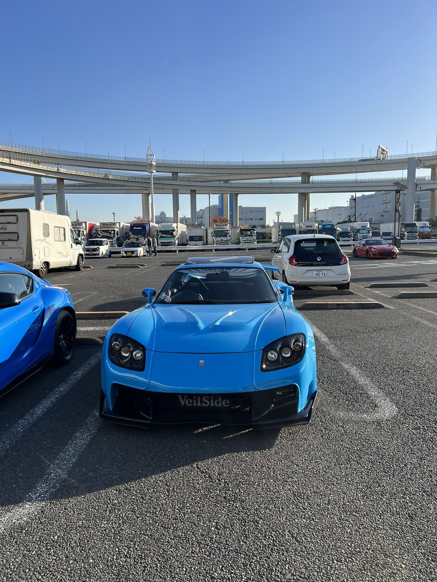 賑わってねーな！みんなどこ行った🫠