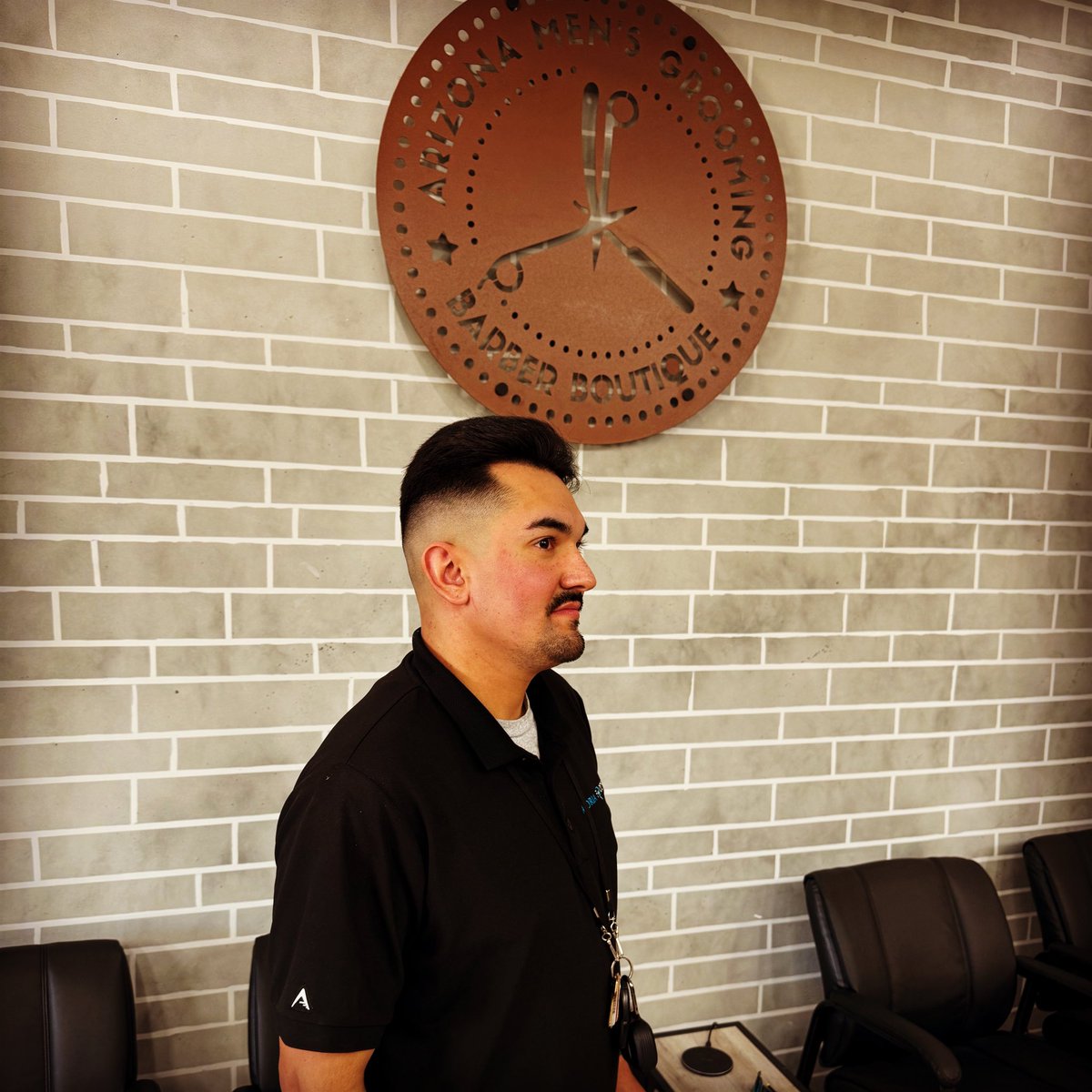 GroomingArizona's tweet photo. Invest in your hair, it’s the crown you never take off. Top rated barber shop in #paradisevalley https://t.co/CroYCjKhIV