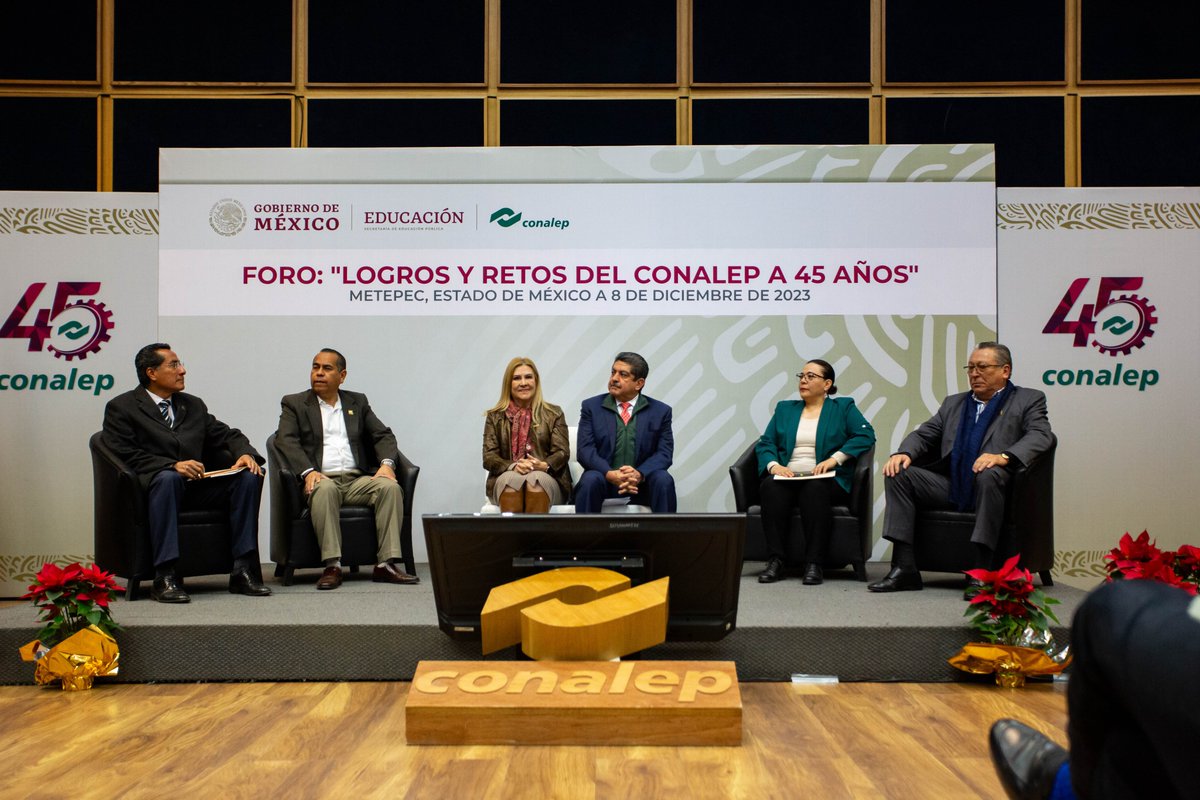 CONALEP_Mex's tweet photo. En el foro "Logros y retos del #CONALEP a 45 años", destacó la intervención de Antonio Argüelles, ex director quien nos compartió parte de la historia de nuestra institución. 🎓🌟
#45CONALEP https://t.co/kUUI5myWs1