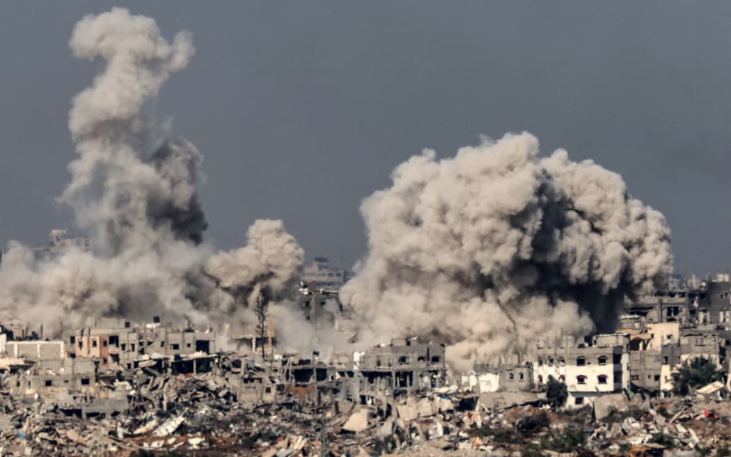 US has blocked UN Security Council resolution calling for humanitarian ceasefire in Gaza, seemingly unmoved by shocking death &amp; injury toll &amp; destruction of homes &amp; community infrastructure. UN Sec-Gen had called for Security Council action. #CeasefireNow theguardian.com/world/2023/dec…