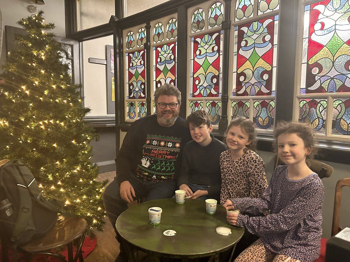 Well that’s how you kick off Christmas! What a show Aladdin @newtheatreroyal  from the brilliant <a href="/Jordan_Prods/">Jordan Productions</a>  with <a href="/EmmaMarsh21/">Emma Marsh</a> <a href="/korkit/">Chris Aukett</a> <a href="/AlexSFairley/">Alex Scott Fairley 🏳️‍🌈 🇦🇺🏴󠁧󠁢󠁳󠁣󠁴󠁿🇪🇺</a> <a href="/josiaheloi/">Josiah Eloi</a> <a href="/misskayshanada/">kaysha nada</a> <a href="/CantorShani/">Shani Cantor</a>  Miguel Angel and James Oates. Thank you @FarthingHarvest what a show!